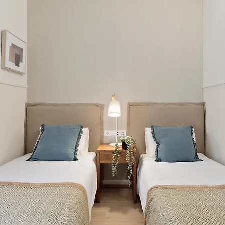Sata Sagrada Familia Area Apartman *